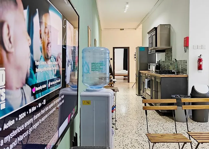 ビジネスホテル Cosy 9 *