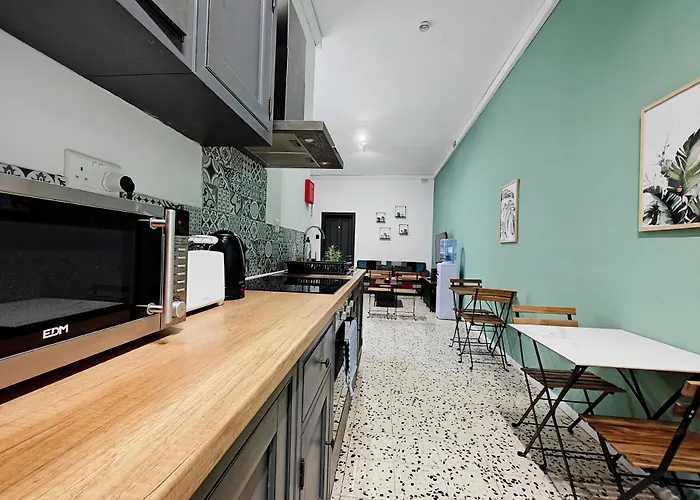 Cosy 9 ビジネスホテル